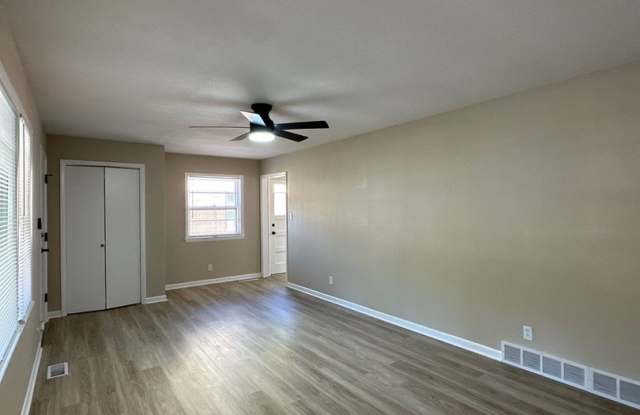 Beautifully Renovated 3-Bedroom Home with Finished Basement & 2-Car Garage. Gallery 4