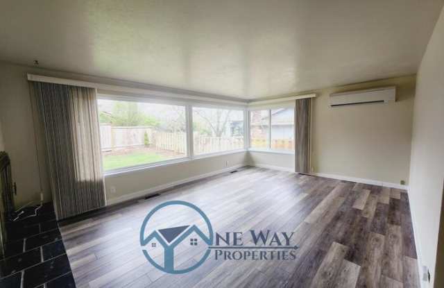 4624 Grandview Drive West Gallery 3
