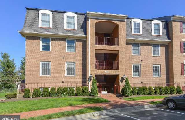 5717 BREWER HOUSE CIR #T-2 - 5717 Brewer House Circle, North Bethesda, MD 20852