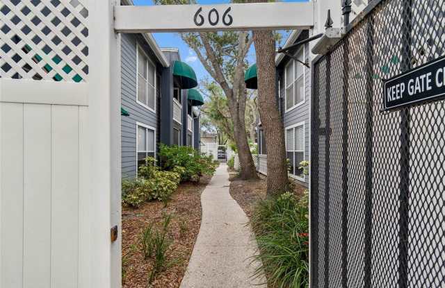 606 South Albany Avenue Gallery 4
