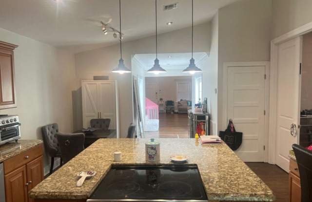 405 NE 12th Avenue, Fort Lauderdale, FL 33301 - 1237 Gallery 3