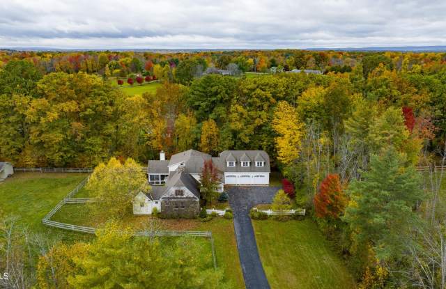 15 Saratoga Farm Road Gallery 1
