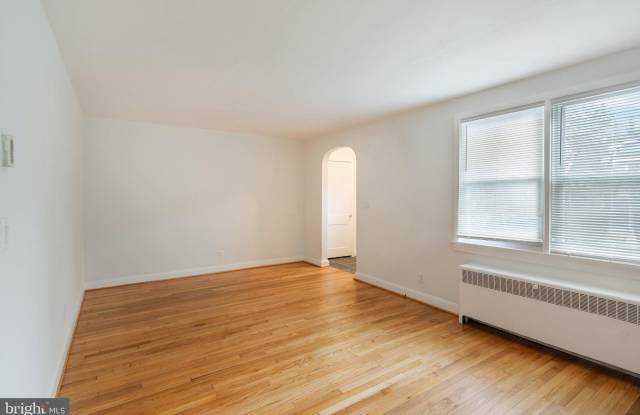 920 BOUCHER Avenue Gallery 2