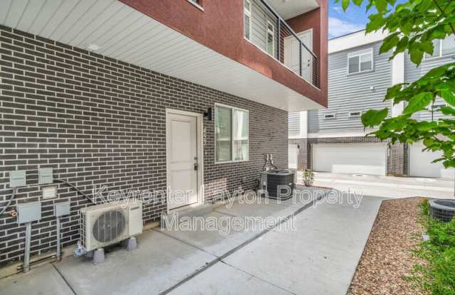 453 East 690 South photos photos