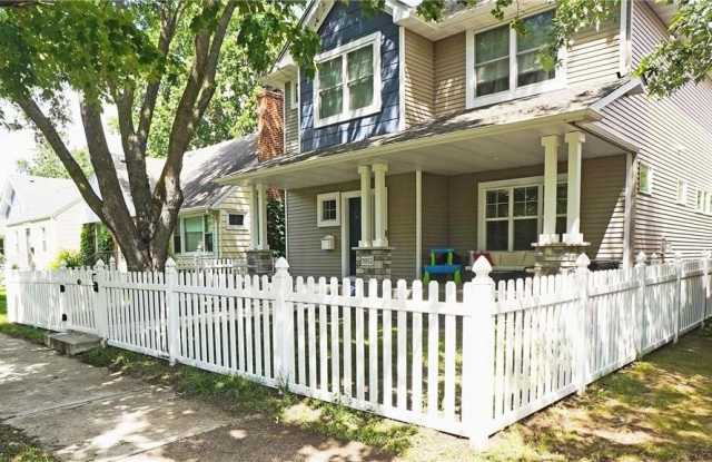 3912 Quail Avenue N photos photos