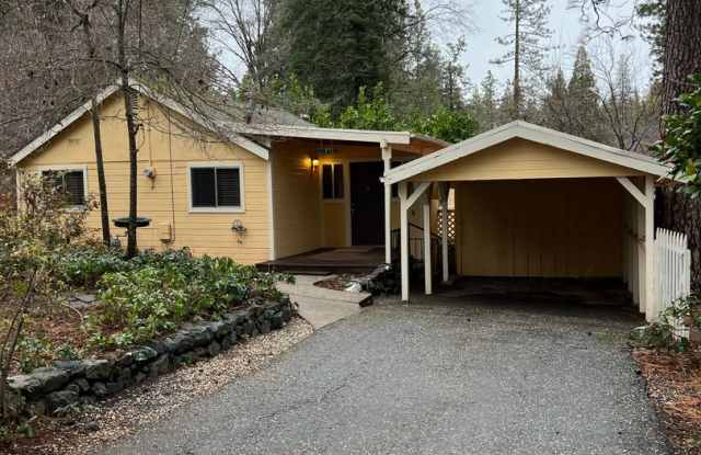 Charming home walking distance to Union Hill School! New Carpet! - 11874 Nancy Lane, Nevada County, CA 95945