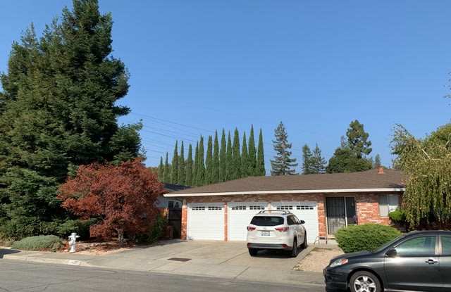 1420 Village Court photos photos