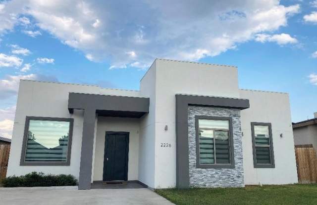 2226 Applewood St photos photos