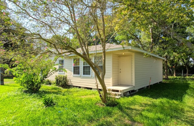 4118 White St. - 4118 White Street, Bacliff, TX 77518