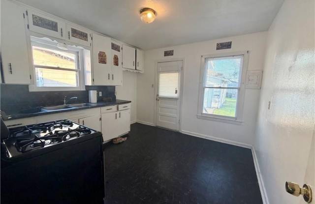 4914 Carroll Gallery 3