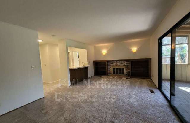 3552 Larchmont Court Gallery 2