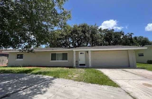 2706 Kingswood - 2706 Kingswood Drive, Sebring, FL 33870