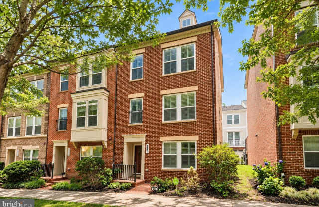 430 LADY FERN Place Gallery 1