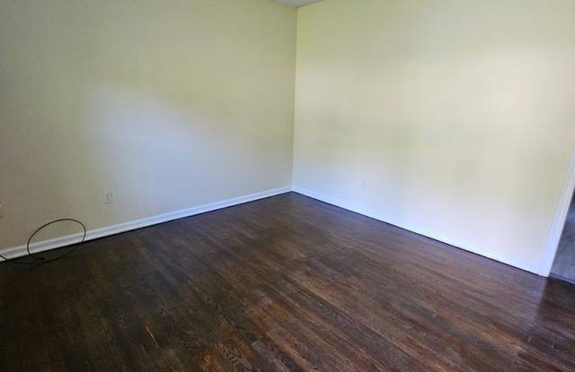 2 BR off Old Winston Rd! Gallery 3