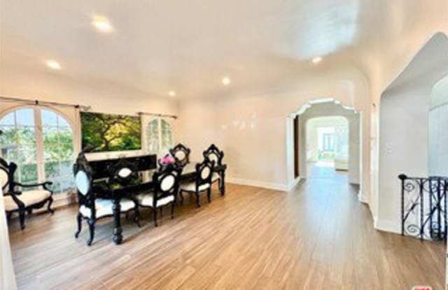 213 South El Camino Drive Gallery 4