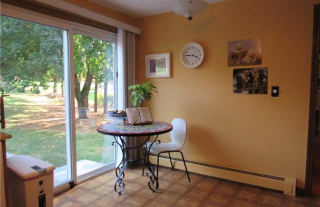 27 Farm Hill Road Gallery 4