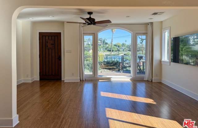 3025 St George Gallery 3