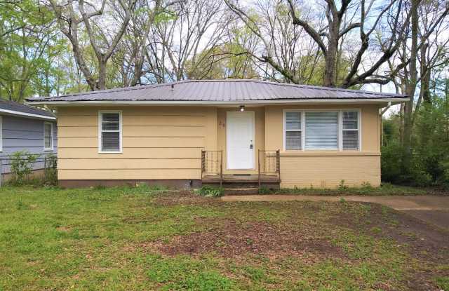 Fresh, Updated 3 bed, 1 bath Ranch ***PET FRIENDLY*** photos photos