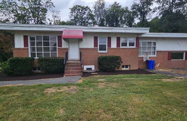 10879 CLARKSVILLE PIKE Gallery 2