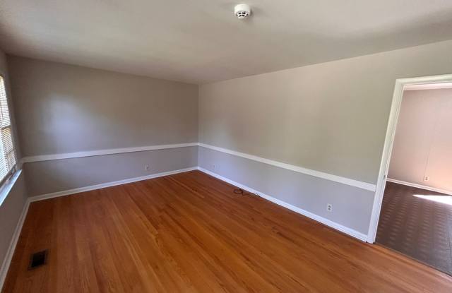 3BR 2BA available now Gallery 3