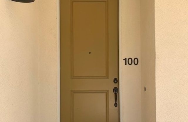 Welcome to Paradise! 3 Bed/3 1/2 Bath Townhome in Resort Style Community in the Ocean View Hills Area - 5230 Calle Rockfish, San Diego, CA 92154