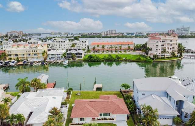 186 BAYSIDE DRIVE - 186 Bayside Drive, Clearwater, FL 33767