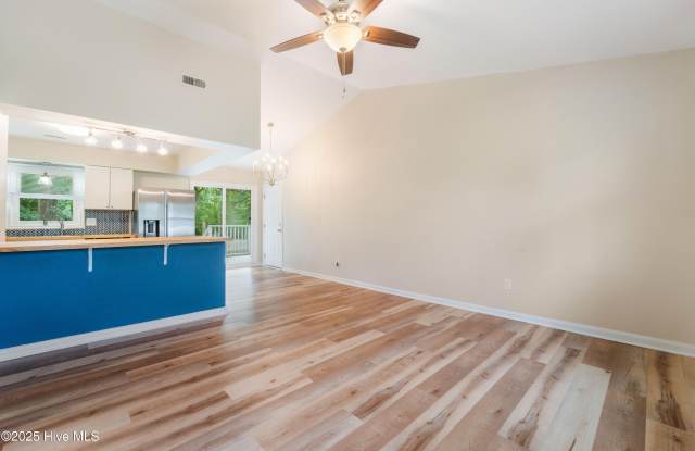 1036 Birchwood Lane Gallery 3