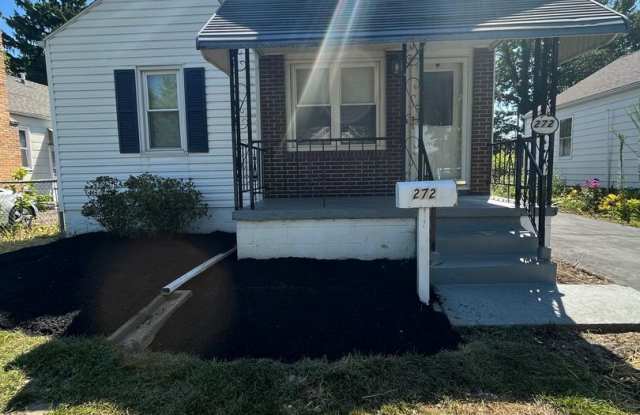 3 Bedroom, 2 Bathroom Home With Garage Available for Pre-Lease! - 272 South Weyant Avenue, Columbus, OH 43213 3 Bedroom, 2 Bathroom Home With Garage Available for Pre-Lease! - 272 South Weyant Avenue, Columbus, OH 43213