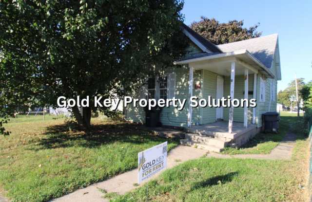 Updated 2 BR 1 BA House with Huge Kitchen and Garage (SECTION 8 APPROVED) photos photos