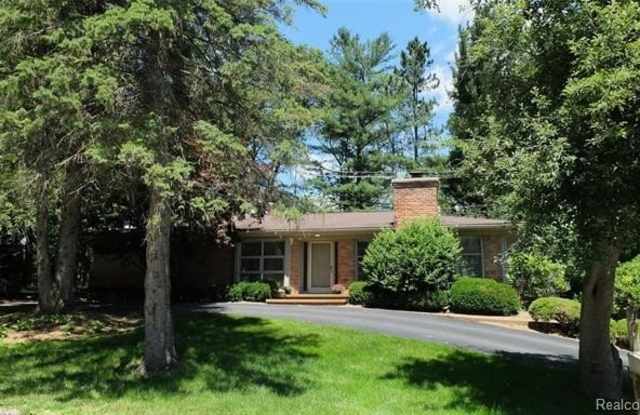 220 Applewood Lane - 220 Applewood Lane, Oakland County, MI 48302