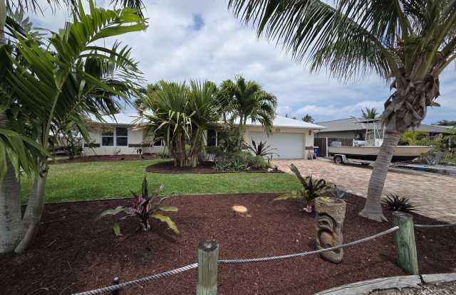 5501 SE Nassau Terrace Gallery 2