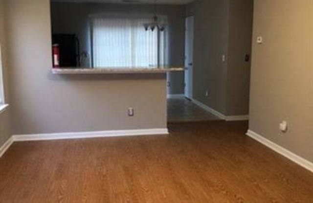 2884 Rockingham Court SW Gallery 3
