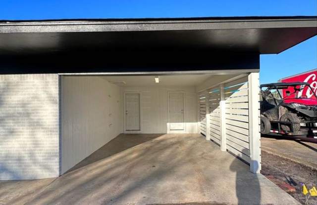 Move‑In Ready 3BR Home with Fenced Backyard & Carport Gallery 3