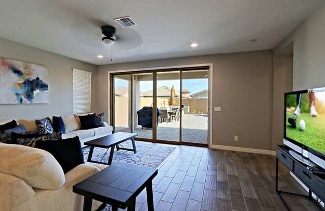 Fully Furnished 4 Bedroom West Valley Gallery 4