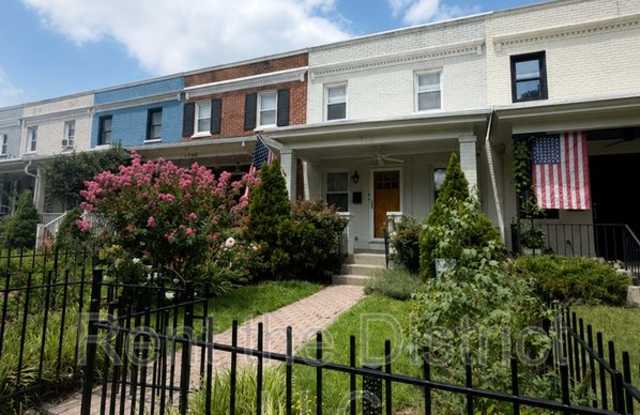 1910 D Street NE photos photos