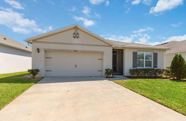 4/2 Energy Efficient Home in St. Cloud w/ Fenced Back Yard photos photos