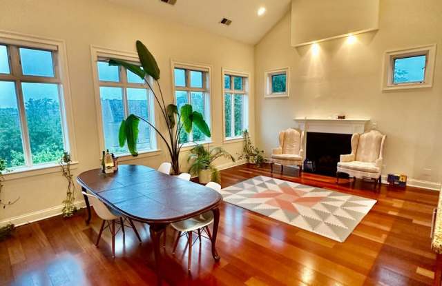 INCREDIBLE HUGE LUXURY CONDO LAKEVIEW/SOUTHPORT CORRIDOR photos photos
