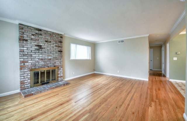 1026 CRANBERRY DRIVE Gallery 4