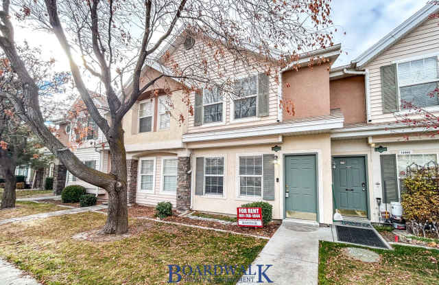 Stylish Draper Townhome with Private Patio - 12004 165 East, Draper, UT 84020