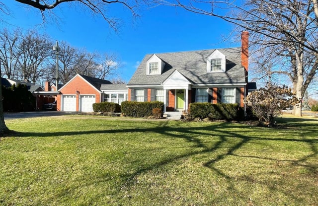 124 Fairmeade Road - 124 Fairmeade Road, St. Matthews, KY 40207