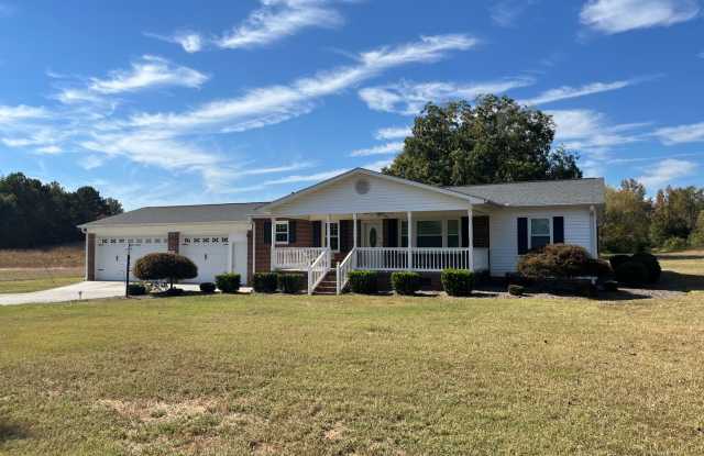 Available Now: 3/2 in Woodruff! photos photos