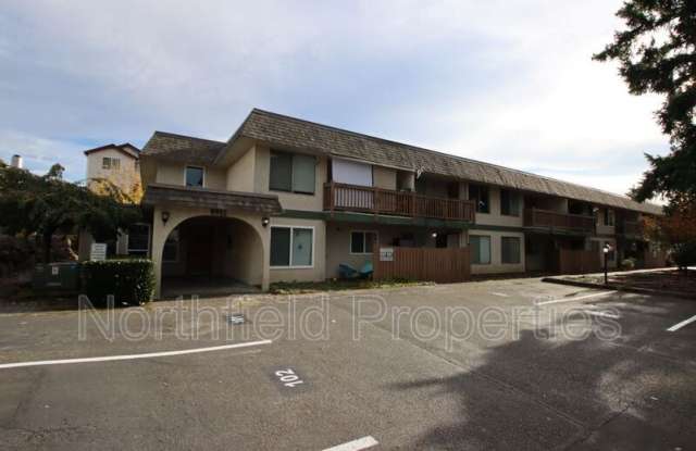 8911 Holly Drive - 8911 Holly Drive, Everett, WA 98208