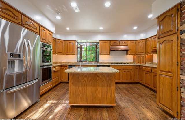 5143 Densmore Avenue Gallery 4