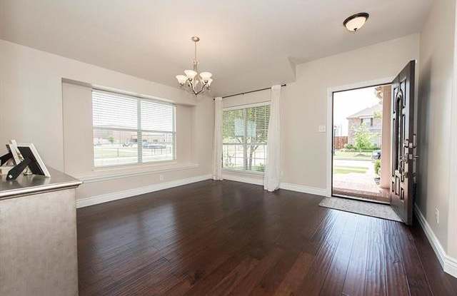2294 Sturgis Drive Gallery 2
