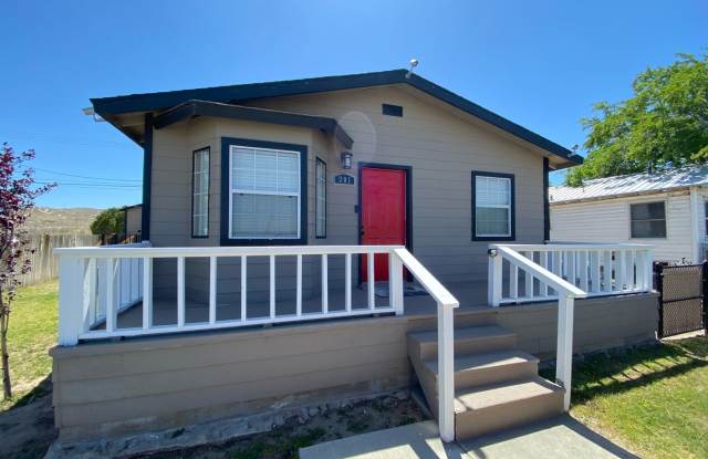 Taft Heights! - 201 F Street, Taft Heights, CA 93268 Taft Heights! - 201 F Street, Taft Heights, CA 93268