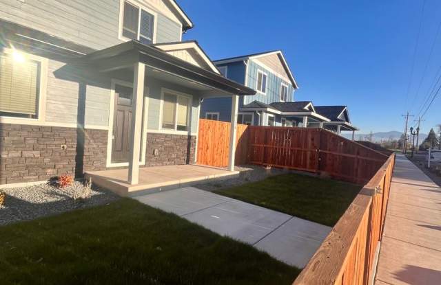 New Construction Medford/Central Point Area - Close to all Everything ! photos photos