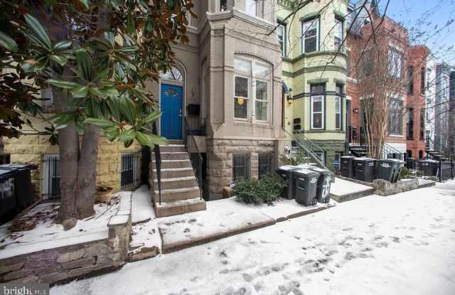 1443 W NW Gallery 1