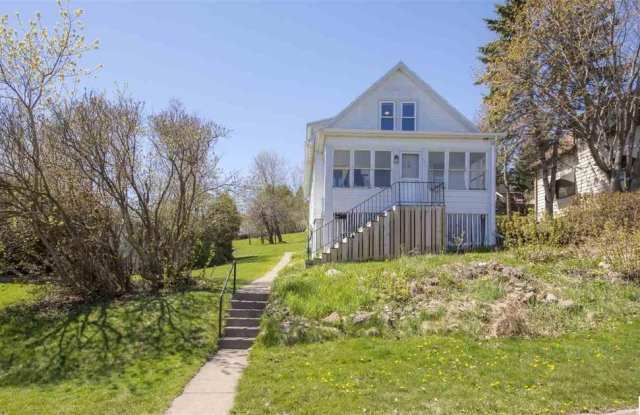 AVAILABLE JUNE 1ST- Terrific 3 Bed 2 Bath w/ Lake Views photos photos