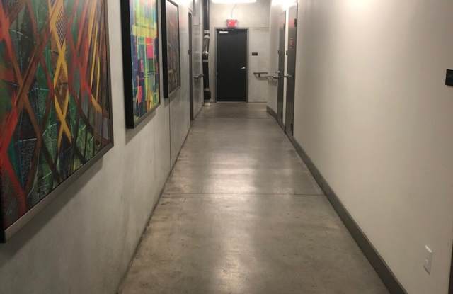 2108 North Ola Avenue Gallery 2