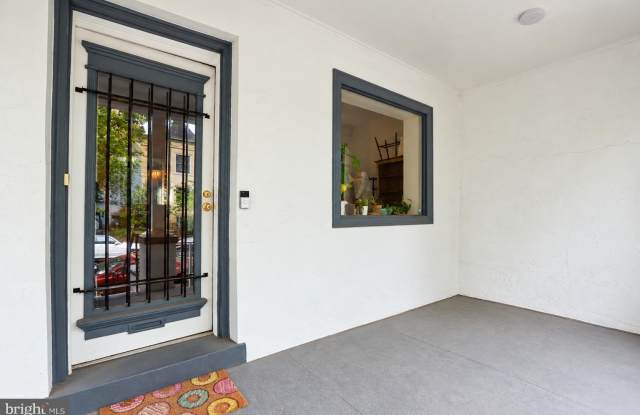 1841 ONTARIO Place NW Gallery 2